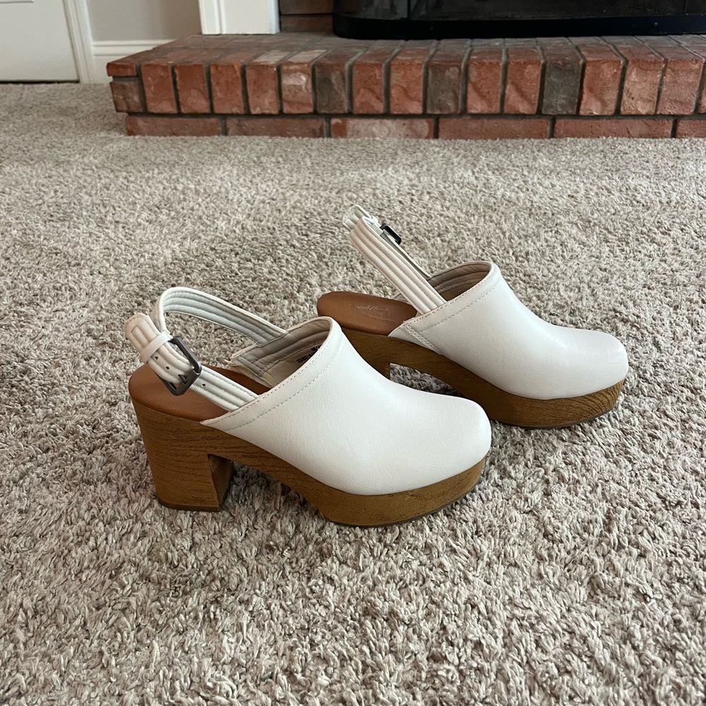 Universal Thread White Clogs - image 1